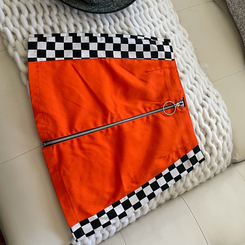 Checkered skirt in excellent condition. only worn once for photoshoot. 🧡
